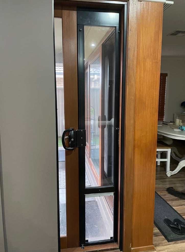 Locking Bracket for Wooden Doors